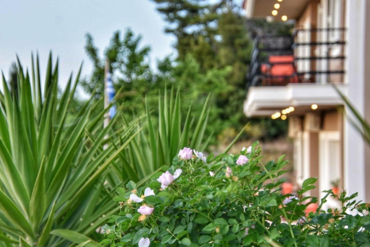 Anemomylos Apartments Ликсури Экстерьер фото
